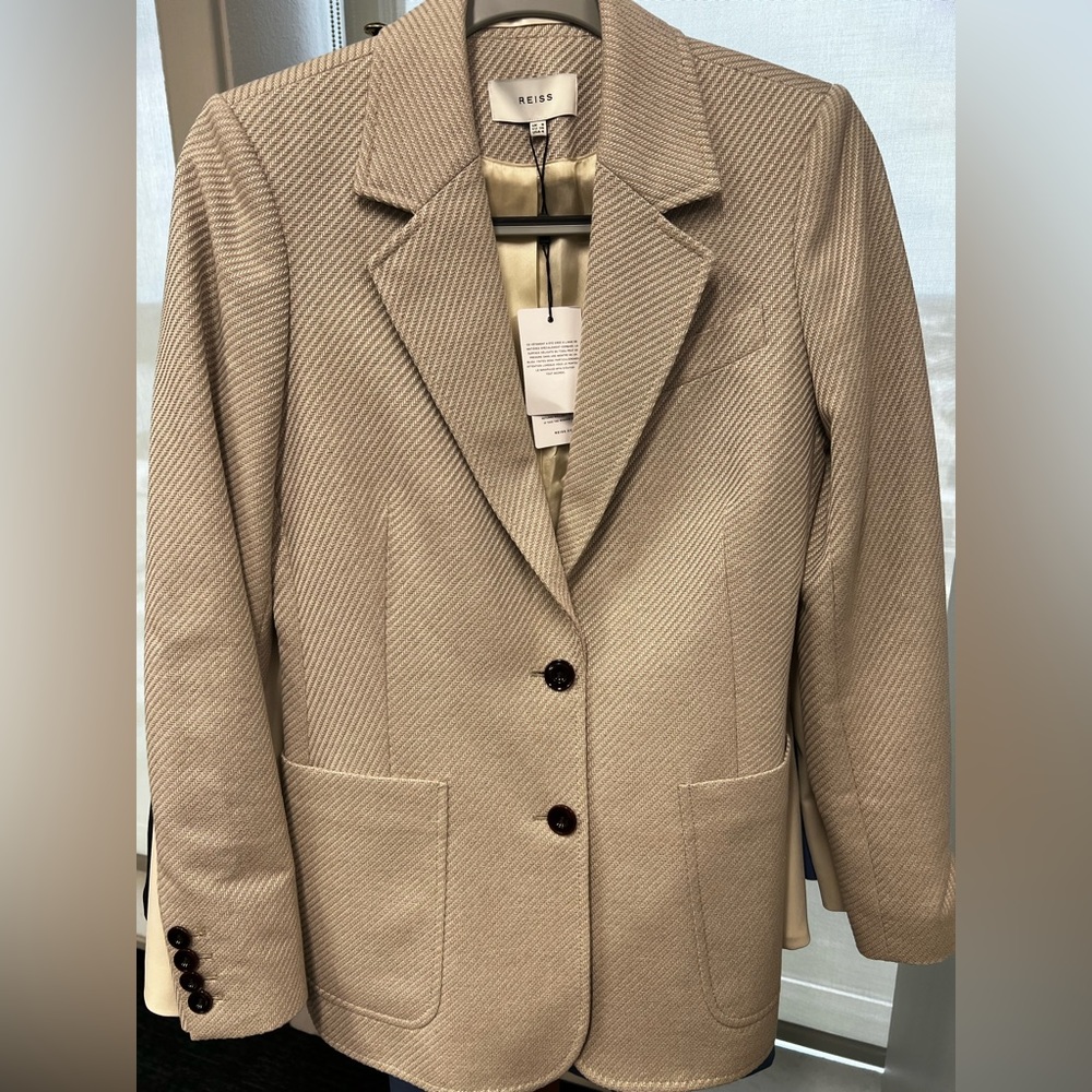 Reiss beige blazer.NWT Size 4